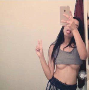 Underboob Selfie Porn Pic