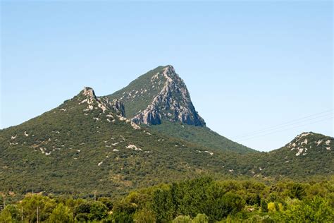 Pic Saint Loup Randonn E Iconique Au Nord De Montpellier