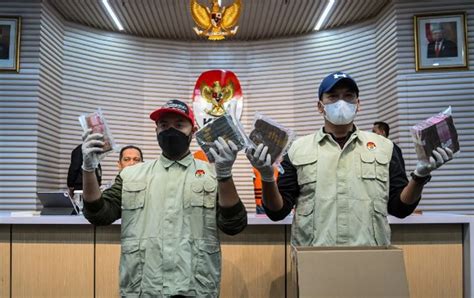 Kantor Bupati Labuhan Batu Digeledah Penyidik KPK Temukan Alat Bukti