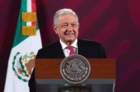 AMLO revela que ocho funcionarios dejarán el gabinete 8 Columnas