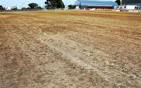 Saint Th Gonnec Loc Eguiner La Pelouse Du Stade De Lahar Na Est