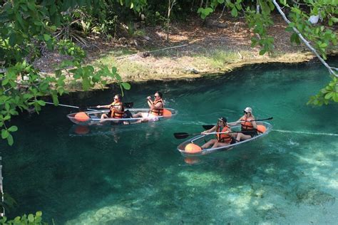 Tripadvisor Privé heldere kajak op de Bacalar lagune aangeboden door