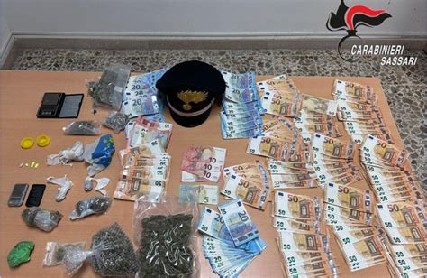 Porto Torres Nascondono Droga Negli Slip Arrestati Due Giovani Per