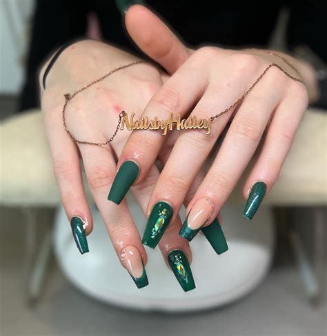 Mesmerizing Emerald Green Nail Art Unlocking Its Aesthetic Secrets