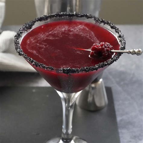 Black Widow Martini Your Go To Halloween Cocktail Savored Sips