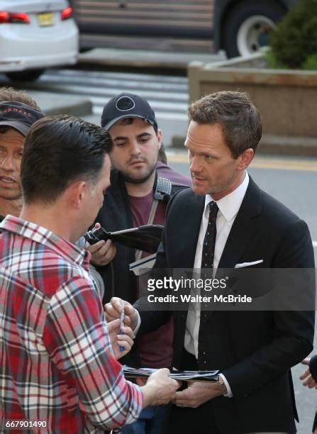 32 Neil Patrick Harris Autograph Stock Photos High Res Pictures And