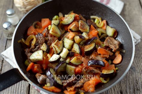Тушеная говядина с баклажанами — рецепт с фото пошагово