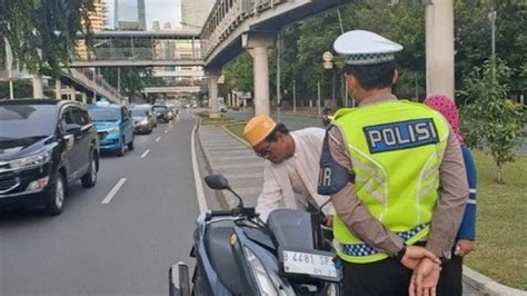 Polda Metro Tegaskan Tilang Manual Dilakukan Hanya Untuk Pelanggaran