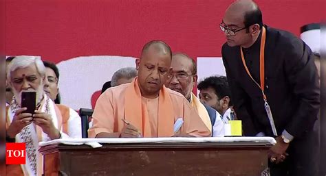 Up Cm Yogi Adityanath Shapath Grahan Live Updates Yogi Adityanath