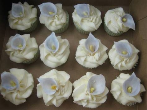 Calla Lily Cupcakes Wedding Cakes With Cupcakes Calla Lily Cake