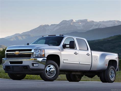 Chevrolet Silverado picture # 04 of 22, Front Angle, MY 2012, 1600x1200