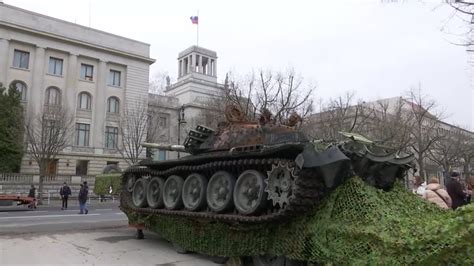 Video Panzerwrack Aus Der Ukraine Vor Russischer Botschaft STERN De