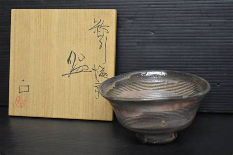 【やや傷や汚れあり】うぶ品 時代物 魯山人？ 在銘 粉引 茶碗 共箱 茶道具 古美術品の落札情報詳細 ヤフオク落札価格検索 オークフリー