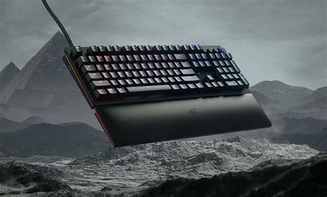 Razer Huntsman V2, the newest keyboard on the market, goes analogue