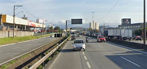 Acidente Bloqueia Parcialmente Br Em S O Jos Mobilidade Floripa