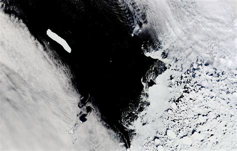 Satellite Spots World S Largest Iceberg Twice The Size Of London