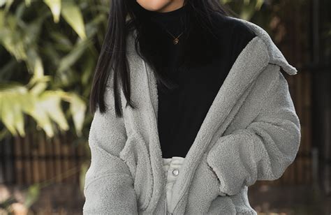 The 19 Most Stylish Black Sweater Styles For Winter - Yoper