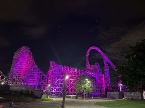 Howl-O-Scream views of [Iron Gwazi, Busch Gardens Tampa] last night 😈 ...