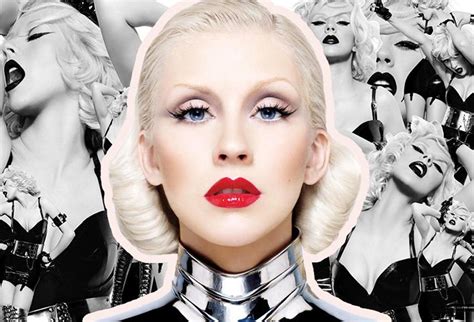 Para Comemorar 10 Anos De “bionic” Christina Aguilera Disponibiliza