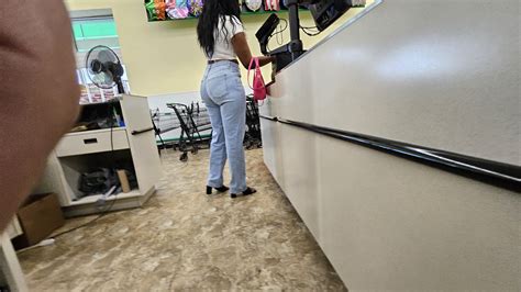 ABSOLUTE GORGEOUS EBONY FAT ASS W Nice Pedi Tight Jeans Forum