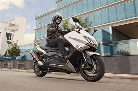 Yamaha TMax 20 Aniversario Club Del Motorista KMCero