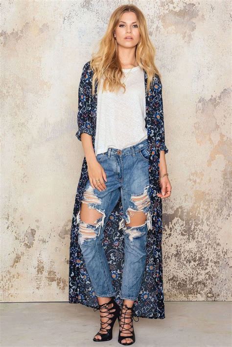 Stylish Ways To Wear Kimono With Jeans 2022 In 2022 How To Wear A