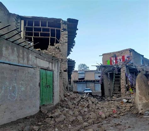 Terremoto en Afganistán deja al menos un millar de muertos y 1 500