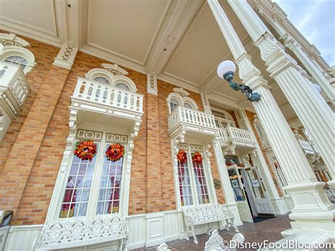 PHOTOS: More Fall Decorations Have FINALLY Started to Appear in Disney World! | the disney food blog