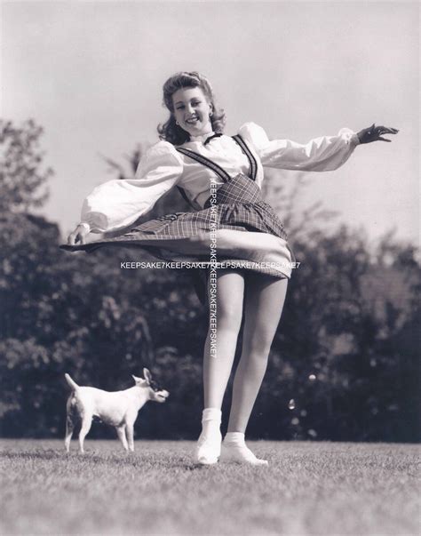 ACTRESS ANN SOTHERN LIFTING HER SKIRT NICE LEGS UPSKIRT LEGGY 8x10