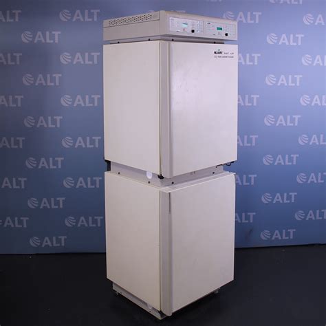 Nuaire NU 2700 IR AutoFlow Dual Stacked Water Jacketed CO2 Incubator