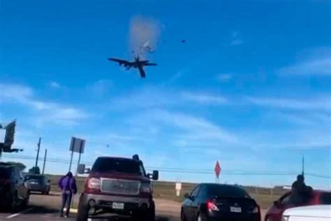 Seis Muertos Por La Colisi N De Dos Aviones Durante Una Exhibici N