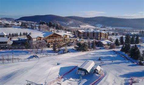 5 Reasons Why We Love Holiday Valley Ski Resort and Ellicottville, NY