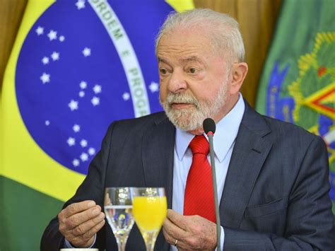 Lula Confirma Que O An Ncio Do Novo Bolsa Fam Lia Ser Feito Na Pr Xima