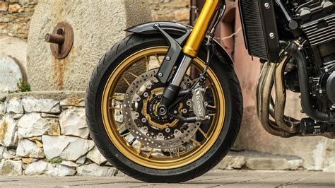 Kawasaki Z RS SE o Yamaha XSR la sfida tra naked retrò