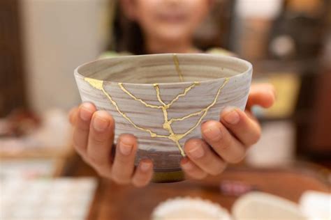 Kintsugi The Japanese Art Of Fixing Broken Pottery Asia Trend