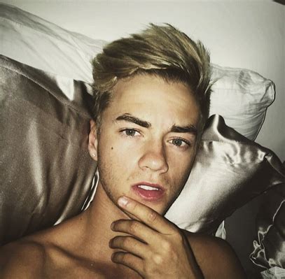 História Imagines hot MAGCON Jack Johnson História escrita por DropCams Spirit Fanfics e