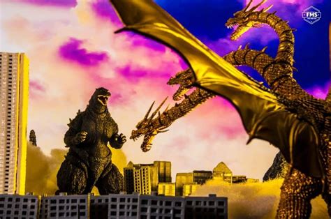 S H Monsterarts Godzilla 1995 Vs King Ghidorah Godzilla Fan Art Toy Photography By Harold Ruiz