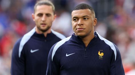 Mbappé le reclama al París Saint Germain cerca de 100 millones