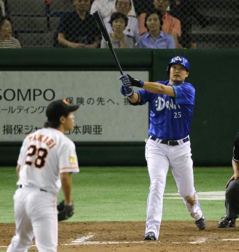 ＜巨・d＞9回2死一塁、中越え2ランを放つ筒香 ― スポニチ Sponichi Annex 野球