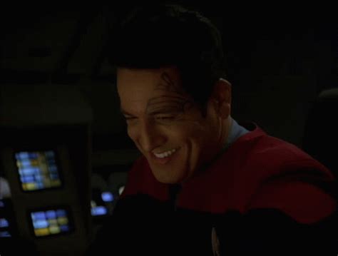 Chakotay Star Trek GIF - Chakotay Star Trek Star Trek Voyager - Discover & Share GIFs