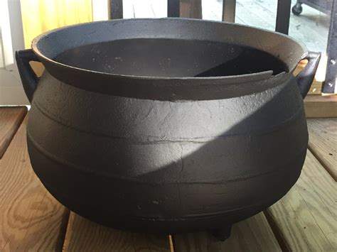 Vintage 5 Gallon Cast Iron Pot/Cauldron 3 Feet | #1816254412