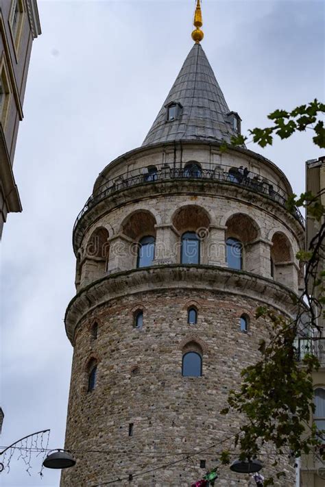 ISTANBUL TURKEY December 2022 Galata Tower In The Foggy Morning