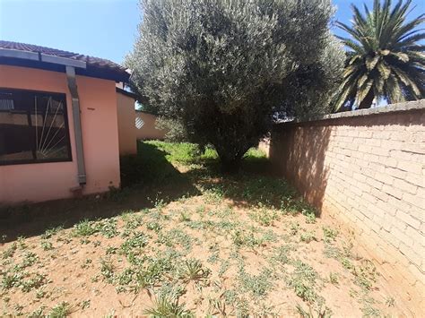 3 Bedroom House For Sale In Ennerdale Remax™ Of Southern Africa