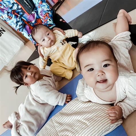 長嶺菜菜子さんのインスタグラム写真 長嶺菜菜子instagram「﻿ ベビーandママの体感トレーニング👩🏽💪🏽👶🏽﻿ Function