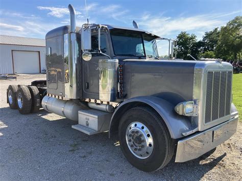 2006 Peterbilt 379 Semi Truck 75000 Machinery Pete