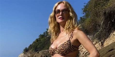 6 Hot Sexy Heather Arnett Bikini Pics