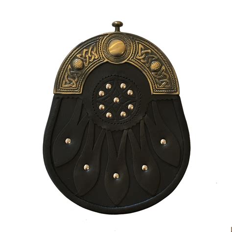 Black Leather Sporran With Antique Brass Cantle