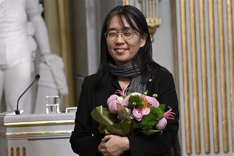 Sie Erhielt Den Nobelpreis F R Literatur Der Neue Roman Von Han Kang