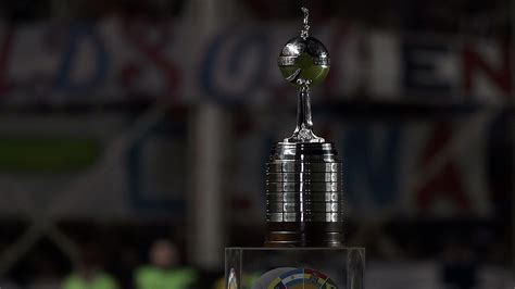 Todo Sobre El Trofeo De La Copa Libertadores Cuánto Pesa Historia Y Qué Equipos La Tienen