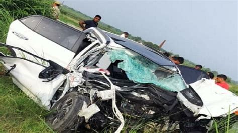 Big Accident On Kmp Expressway Speeding Vehicle Rammed Into Truck From Behind Four People Died